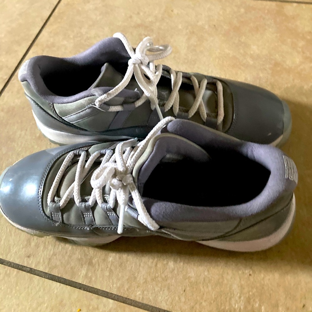 Jordan 11 Retro low Cool Grey
